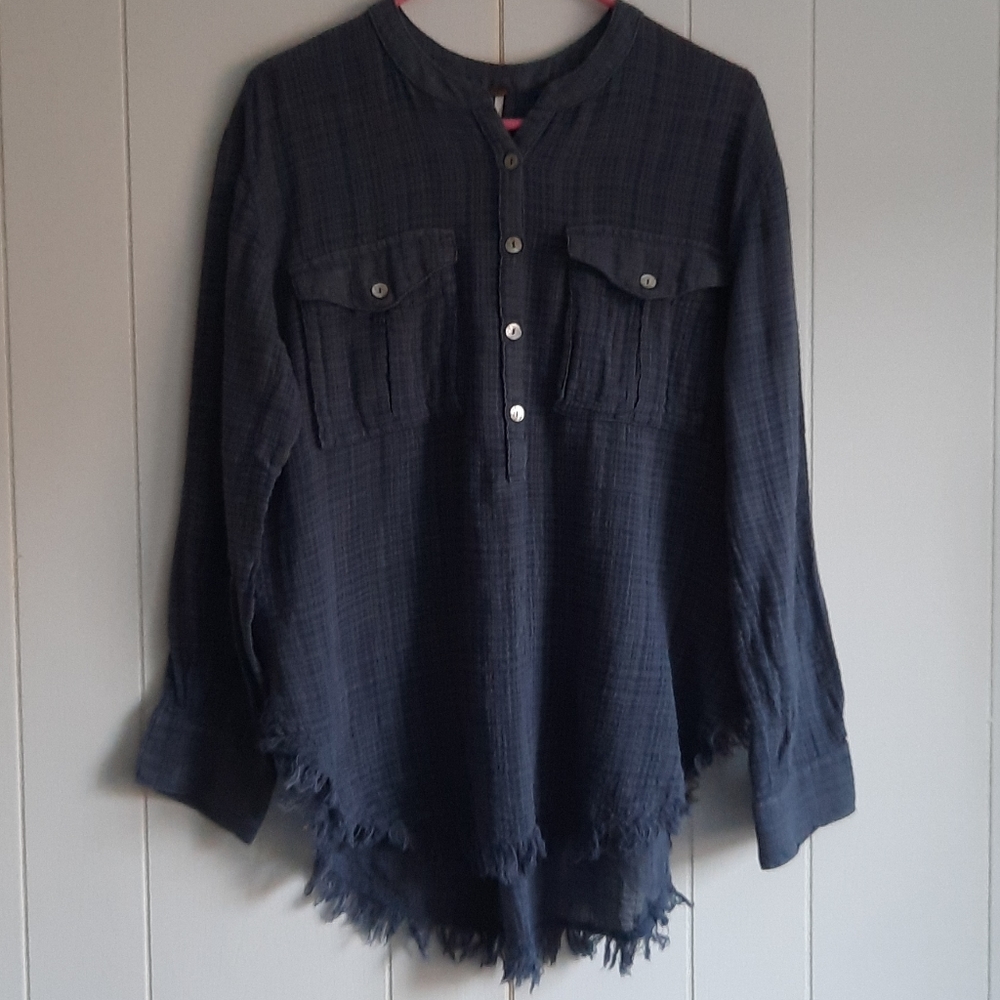 Free People ladies M fray bottom tunic blouse
